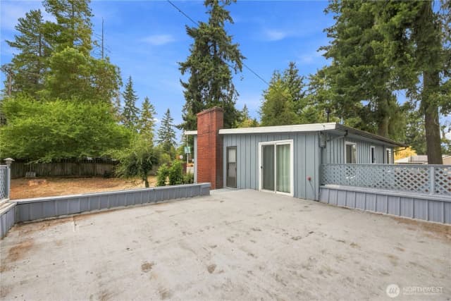 Property photo for 16006 Greenwood Avenue N, Shoreline photo 5