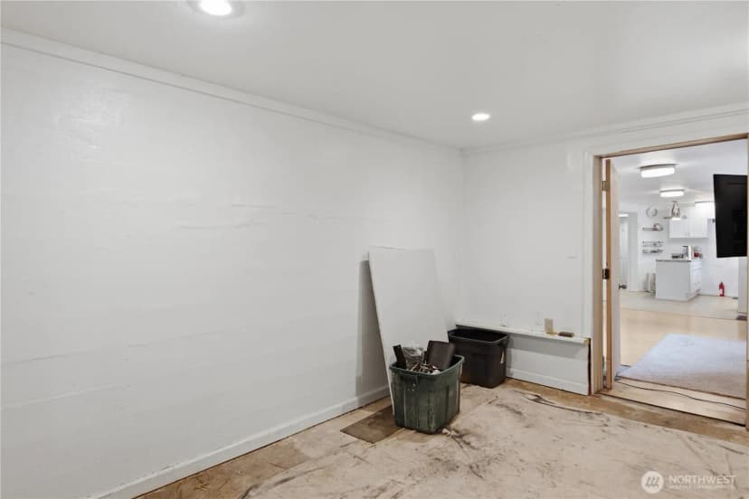 Property photo for 16006 Greenwood Avenue N, Shoreline photo 21