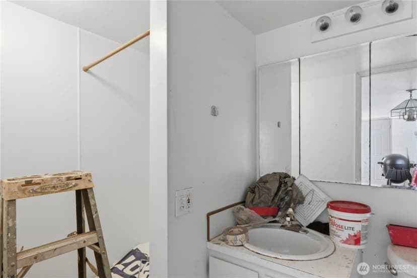 Property photo for 16006 Greenwood Avenue N, Shoreline photo 17