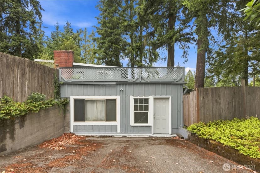 Property photo for 16006 Greenwood Avenue N, Shoreline photo 2