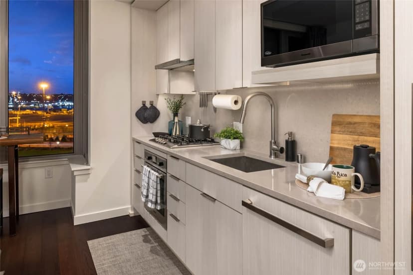 Property photo for 590 1st Avenue S #702, Seattle photo 12