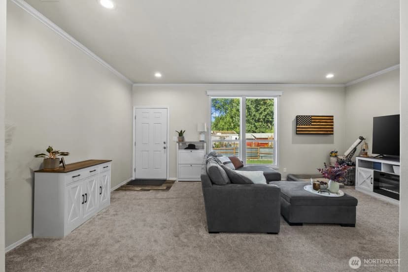 Property photo for 12813 Ridge Cir E, Bonney Lake photo 6