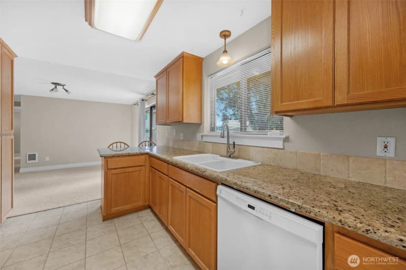 Property photo for 5628 95th Street Ne, Marysville photo 12