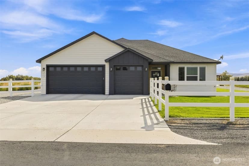 Property photo for 217 Lower County Line Rd, Prosser photo 3