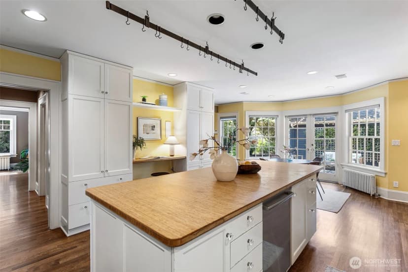 Property photo for 3115 Cascadia Avenue S, Seattle photo 11