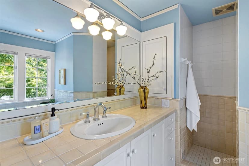Property photo for 3115 Cascadia Avenue S, Seattle photo 18