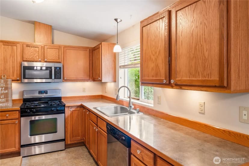 Property photo for 1011 E Sunset Hill Road, Shelton photo 10
