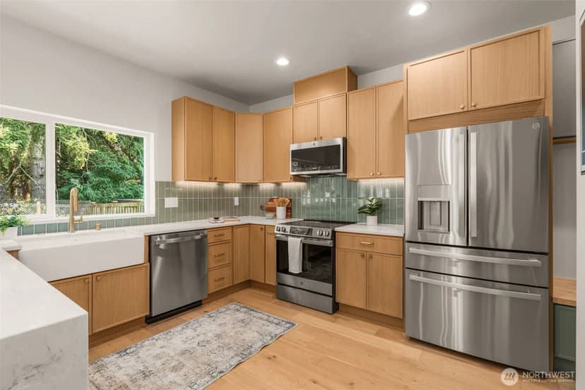 Property photo for 10530 Ashworth Avenue N #b, Seattle photo 9
