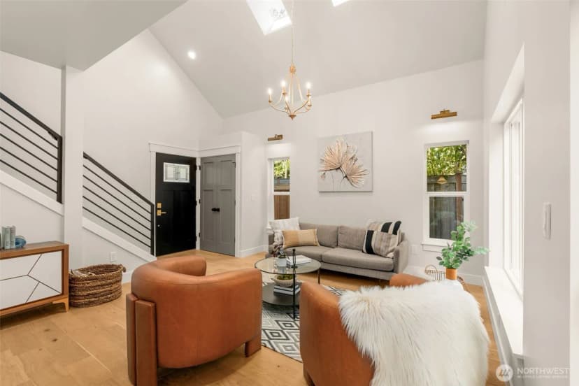 Property photo for 10530 Ashworth Avenue N #b, Seattle photo 6