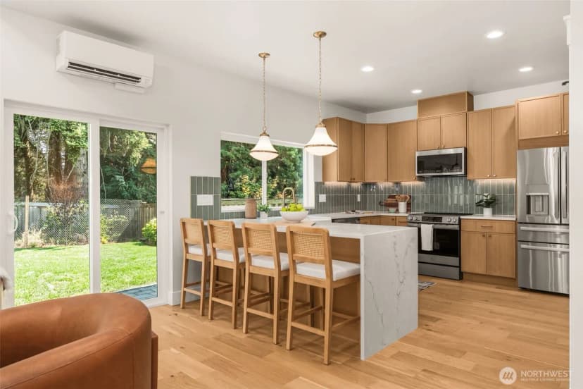 Property photo for 10530 Ashworth Avenue N #b, Seattle photo 8