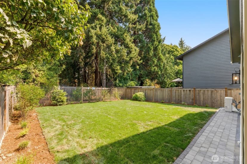 Property photo for 10530 Ashworth Avenue N #b, Seattle photo 27