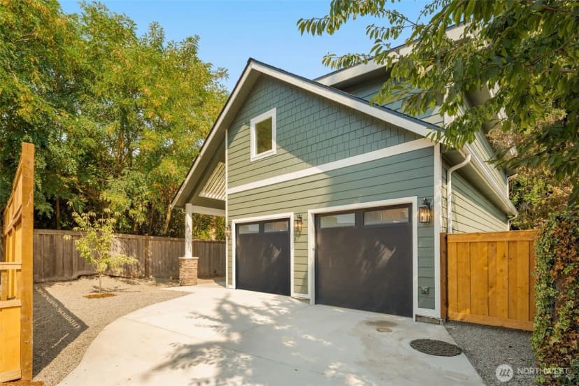 Property photo for 10530 Ashworth Avenue N #b, Seattle