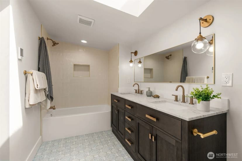 Property photo for 10530 Ashworth Avenue N #b, Seattle photo 15