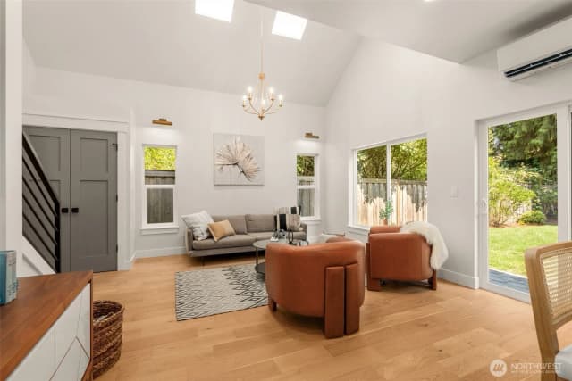 Property photo for 10530 Ashworth Avenue N #b, Seattle photo 5