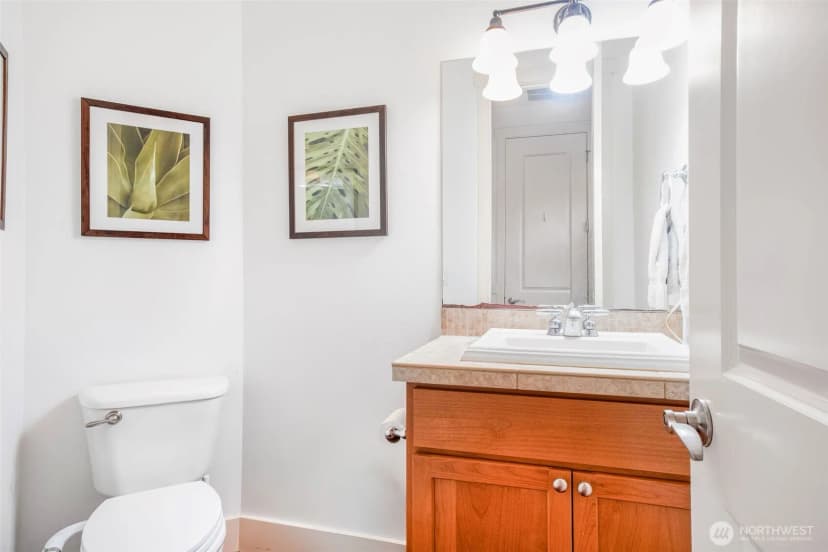 Property photo for 1825 Redmond Place Ne, Renton photo 6