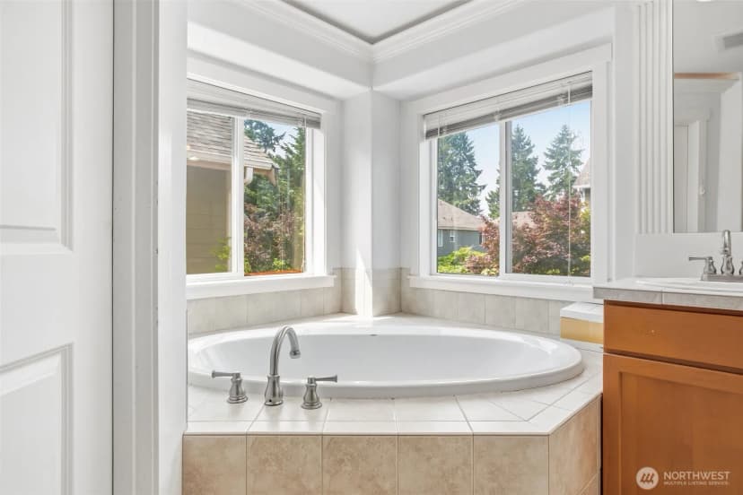 Property photo for 1825 Redmond Place Ne, Renton photo 22