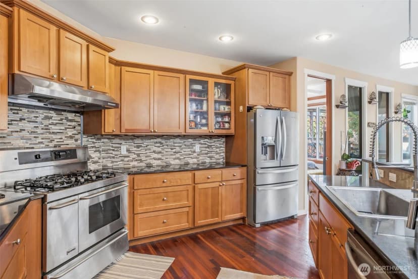 Property photo for 1825 Redmond Place Ne, Renton photo 11