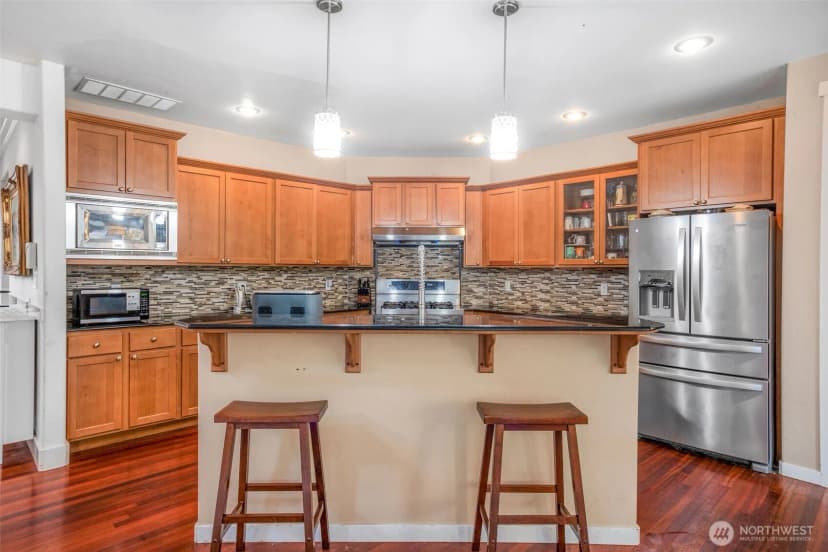 Property photo for 1825 Redmond Place Ne, Renton photo 9