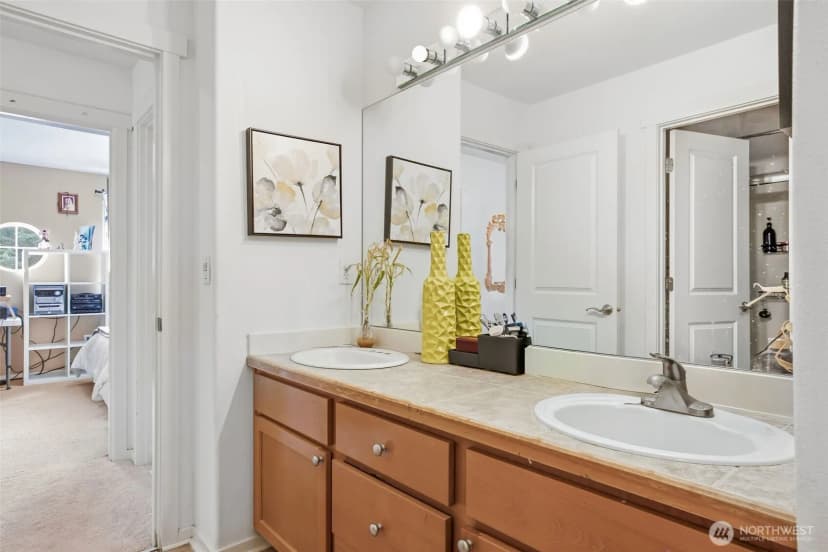 Property photo for 1825 Redmond Place Ne, Renton photo 15