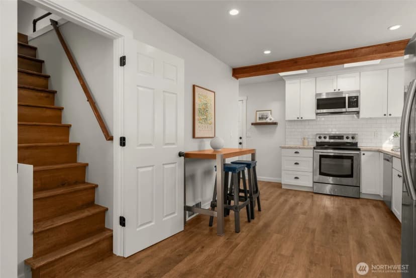 Property photo for 10530 Ashworth Avenue N, Seattle photo 11
