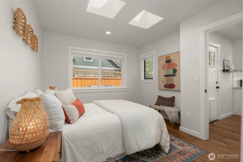 Property photo for 10530 Ashworth Avenue N, Seattle photo 13
