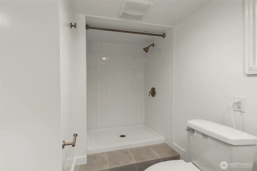 Property photo for 10530 Ashworth Avenue N, Seattle photo 20