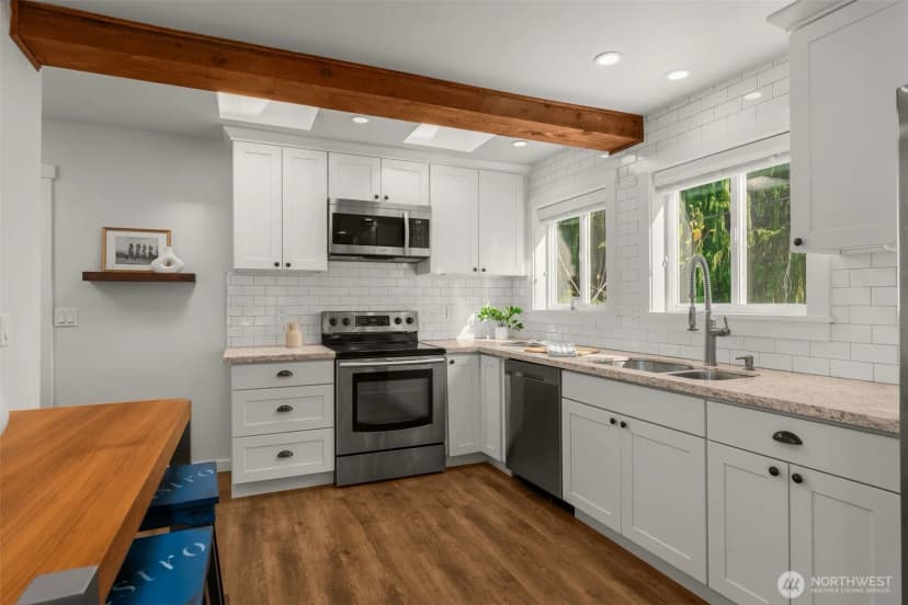 Property photo for 10530 Ashworth Avenue N, Seattle photo 8