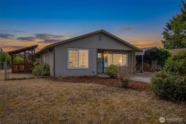 Property photo for 303 Olympia Street E, Rainier