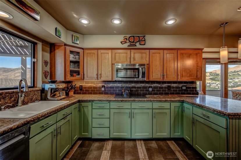 Property photo for 3808 School Street, Wenatchee photo 15