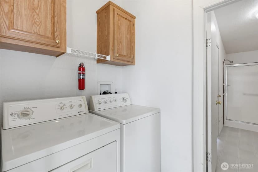 Property photo for 627 Andrew Drive, Burlington photo 23