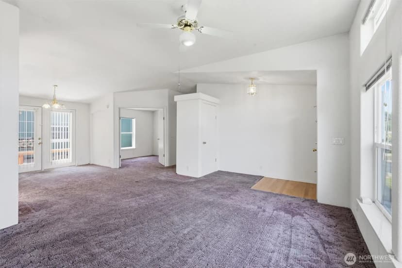 Property photo for 627 Andrew Drive, Burlington photo 10