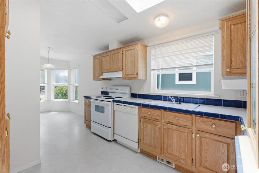 Property photo for 627 Andrew Drive, Burlington photo 15