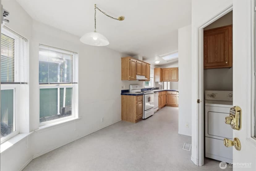 Property photo for 627 Andrew Drive, Burlington photo 22