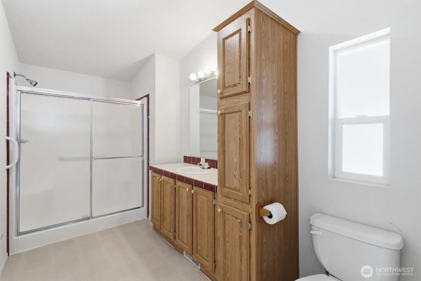 Property photo for 627 Andrew Drive, Burlington photo 25