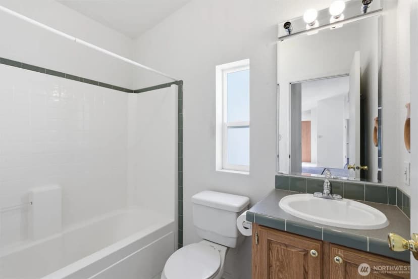 Property photo for 627 Andrew Drive, Burlington photo 30