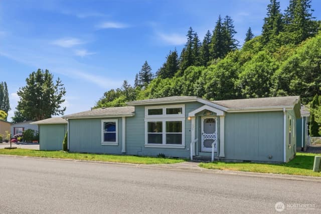 Property photo for 627 Andrew Drive, Burlington