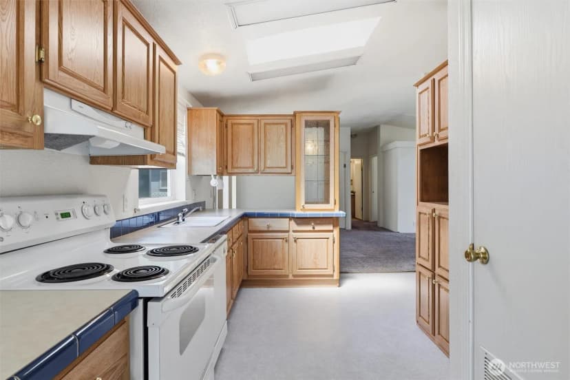 Property photo for 627 Andrew Drive, Burlington photo 18