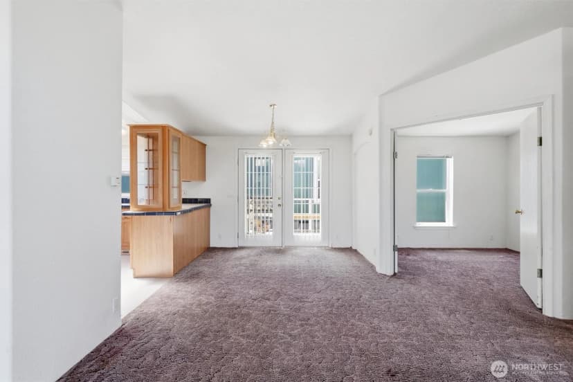 Property photo for 627 Andrew Drive, Burlington photo 11