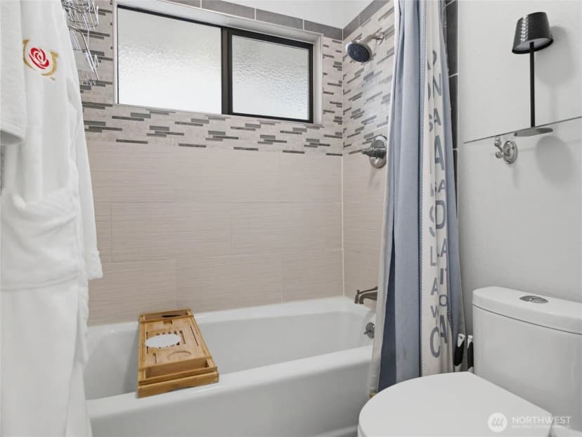 Property photo for 2012 Se Lincoln Circle Circle, Renton photo 20