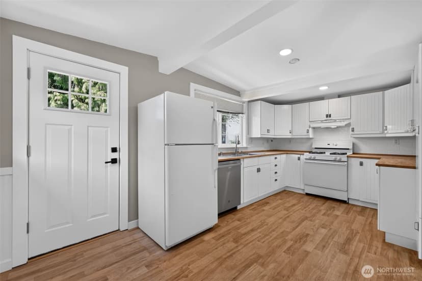 Property photo for 7768 14th Avenue Sw, Seattle photo 13