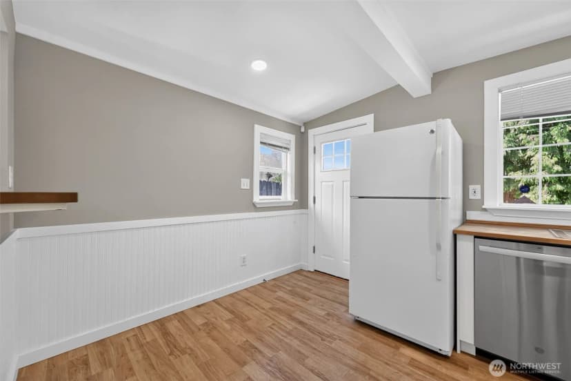 Property photo for 7768 14th Avenue Sw, Seattle photo 11