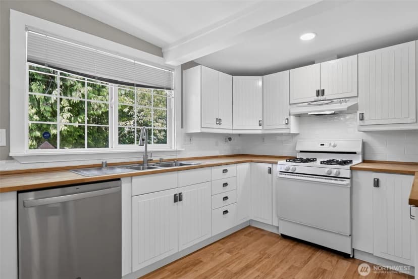 Property photo for 7768 14th Avenue Sw, Seattle photo 14