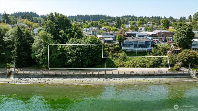 Property photo for 104 First Street, Langley photo 2