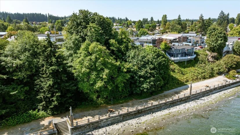 Property photo for 104 First Street, Langley photo 15