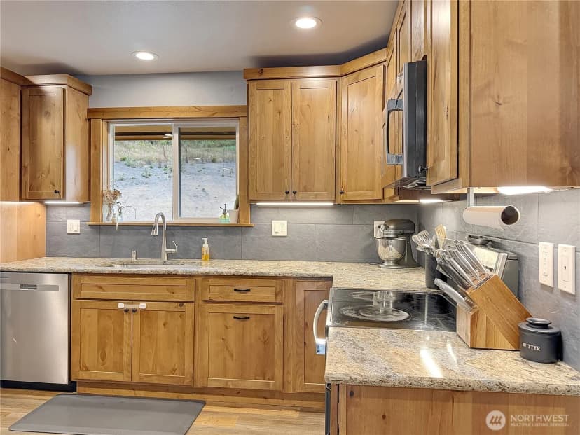 Property photo for 161 Lund Road, Cosmopolis photo 8