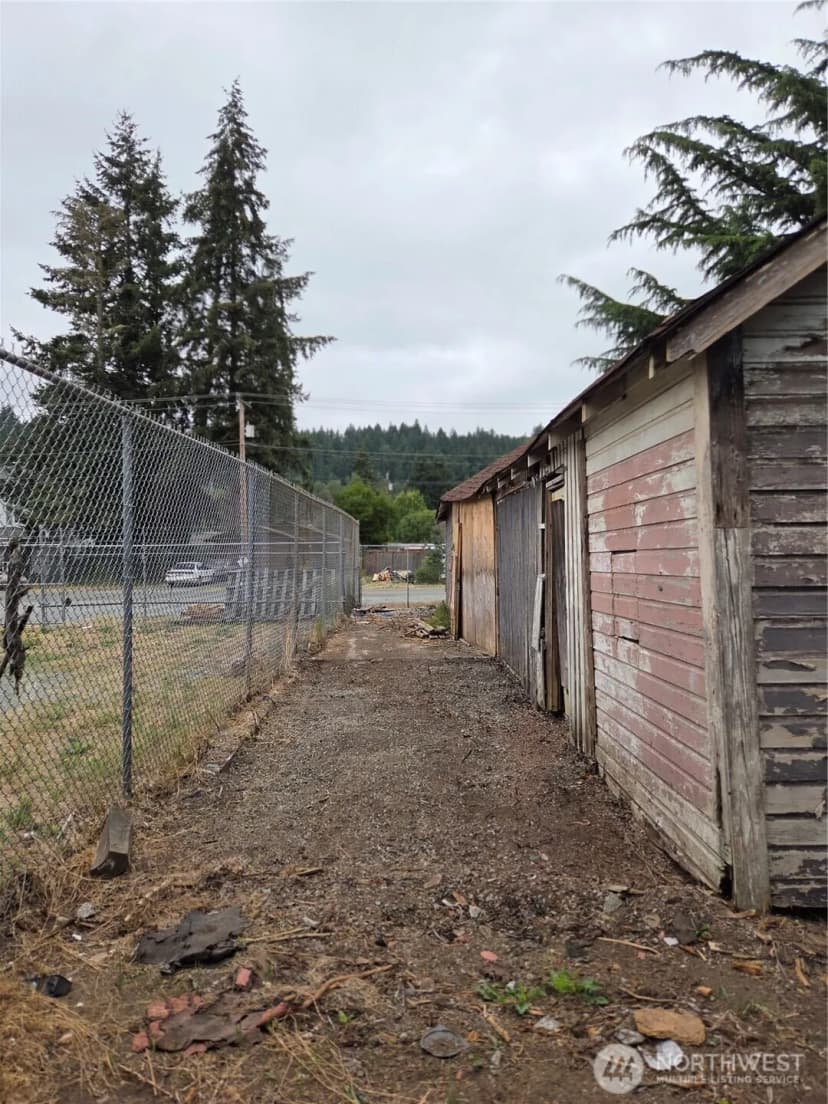 Property photo for 111 Calistoga Street E, Orting photo 16