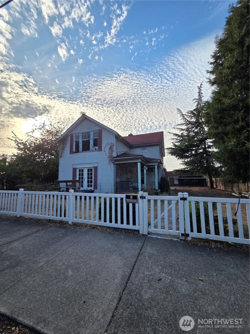 Property photo for 111 Calistoga Street E, Orting photo 3