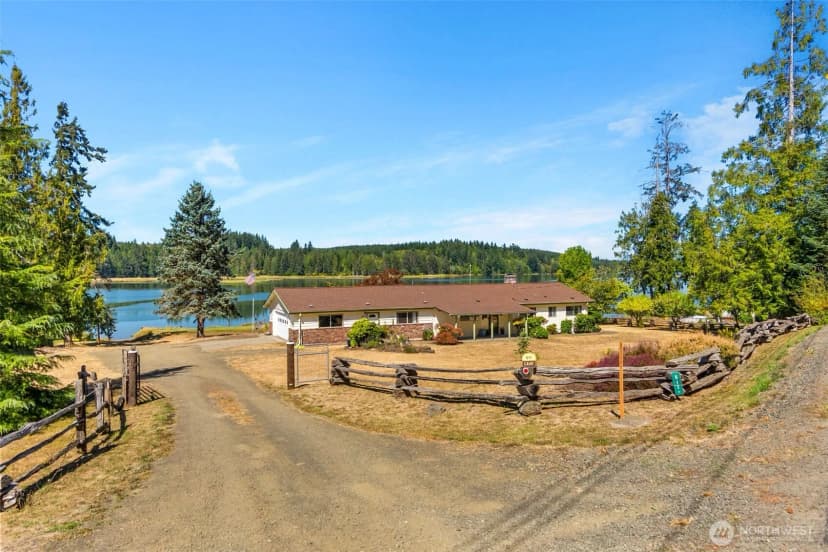 Property photo for 611 Se Kamilche Point Road, Shelton photo 2