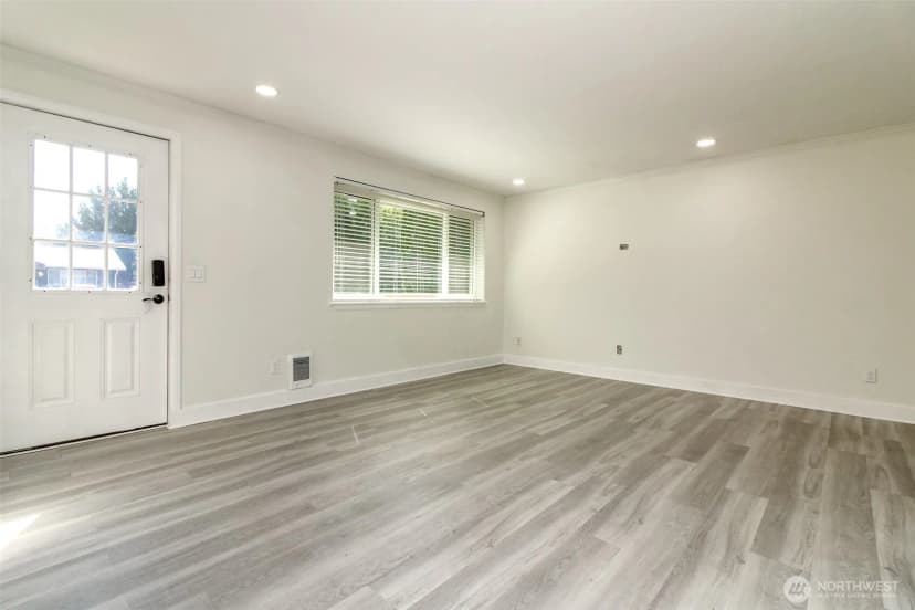 Property photo for 24410 Terrace Pl, Black Diamond photo 9