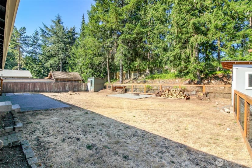 Property photo for 24410 Terrace Pl, Black Diamond photo 22